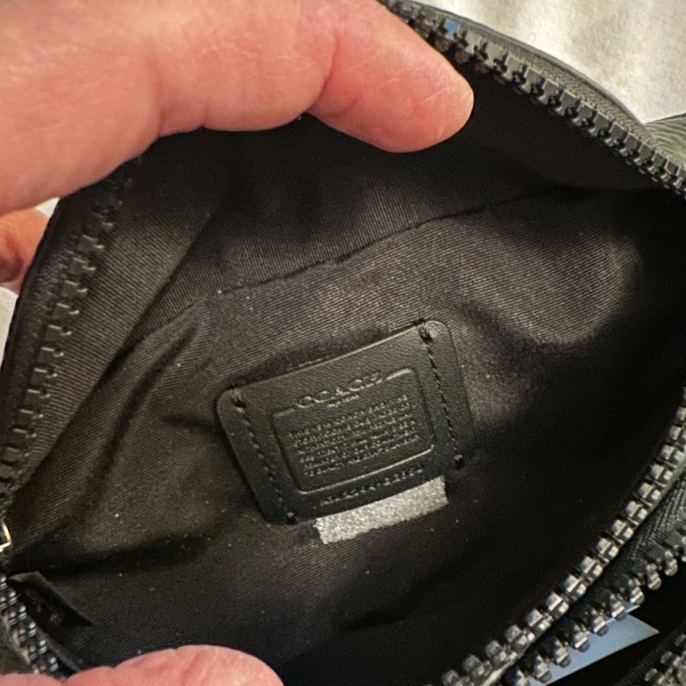 Coach Green Leather Crossbody waist  Bag new with tags - Picture 8 of 10